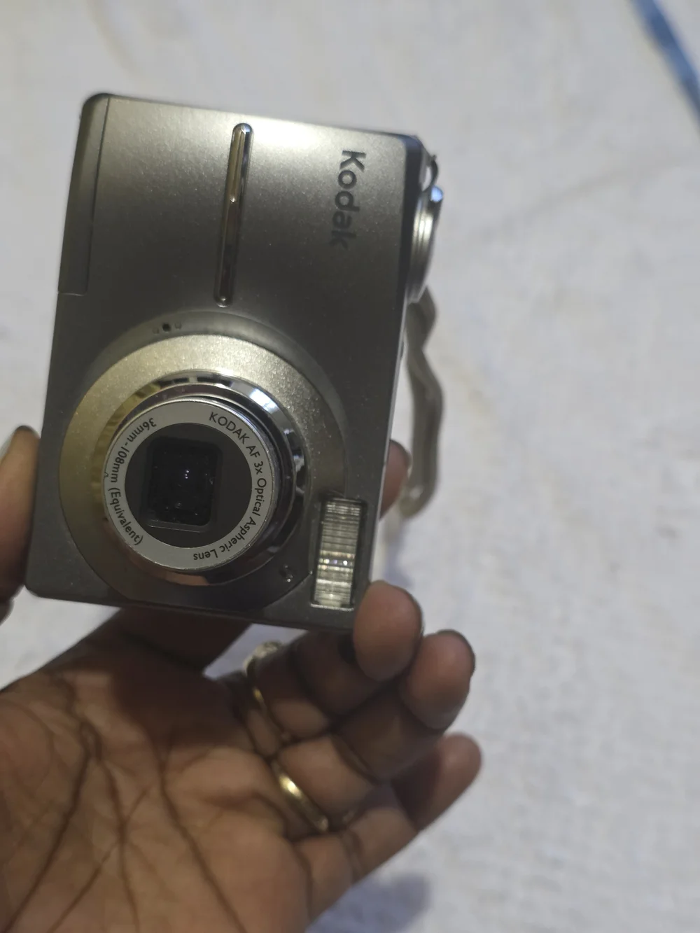 Kodak Compact Digital Camera in Silver — Easy Point & Shoot